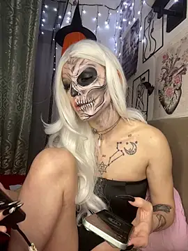 MoonAgnes online show from February 24, 2026, 6:39 pm