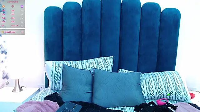 CandyxCosmic online show from March 4, 2025, 6:07 pm