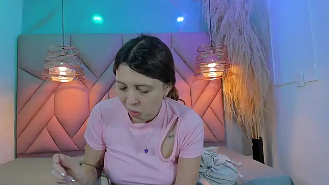 AngelaaCute  online show from December 26, 2024, 12:16 pm