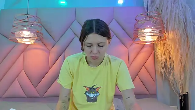 AngelaaCute  online show from December 28, 2024, 12:13 pm