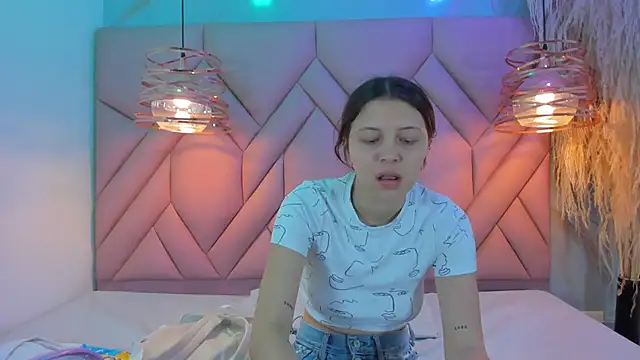 AngelaaCute  online show from January 15, 2025, 11:43 am