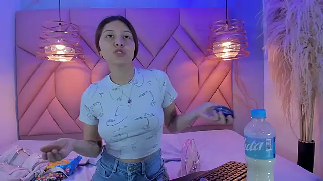 AngelaaCute  online show from February 1, 2025, 12:05 pm