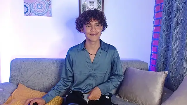 Snapshot of nickolas_moon chatting on March 16, 2025, 5:17 pm nickolas moon online show from March 16, 2025, 5:17 pm