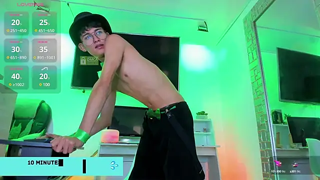 Twinkie-Alex18 online show from March 18, 2025, 10:15 pm