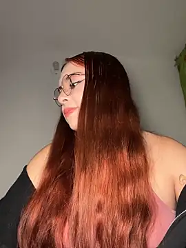 NatyOlson online show from November 6, 2025, 5:19 am