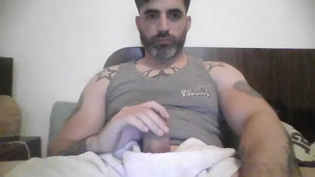 Snapshot of ozzypsico13 chatting on November 4, 2025, 2:10 am ozzypsico13 online show from November 4, 2025, 2:10 am