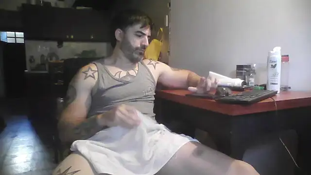 Snapshot of ozzypsico13 chatting on November 24, 2025, 12:16 pm ozzypsico13 online show from November 24, 2025, 12:16 pm