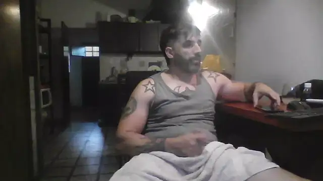 Snapshot of ozzypsico13 chatting on November 28, 2025, 9:28 pm ozzypsico13 online show from November 28, 2025, 9:28 pm