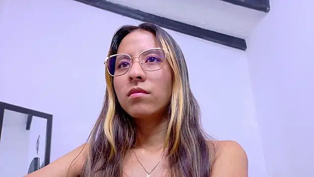 Skinny hottie18 online show from January 22, 2025, 1:32 pm