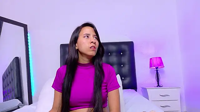 Skinny hottie18 online show from November 5, 2025, 1:55 pm