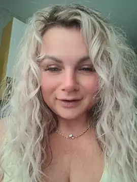 candy queeen online show from May 30, 2026, 11:07 am