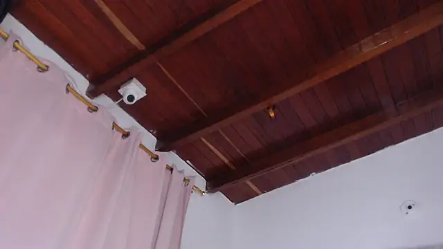 Amara Red online show from December 2, 2025, 11:15 am