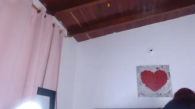 Amara Red online show from December 4, 2025, 11:08 am