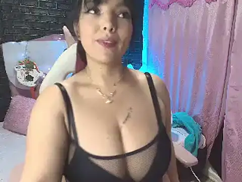 Snapshot of loren_tits24 chatting on January 2, 2025, 12:23 am loren tits24 online show from January 2, 2025, 12:23 am
