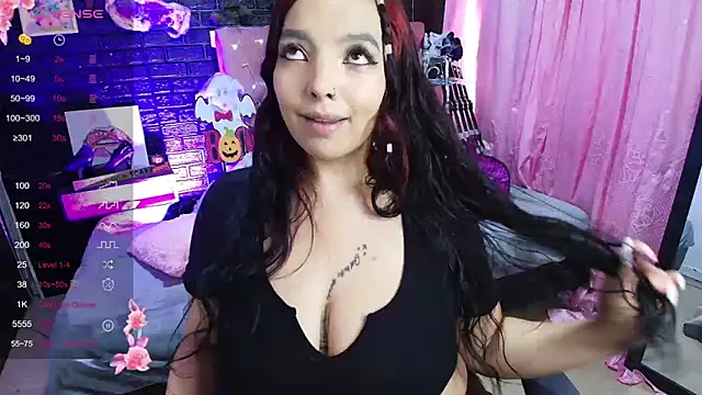 Snapshot of loren_tits24 chatting on October 22, 2025, 7:57 pm loren tits24 online show from October 22, 2025, 7:57 pm