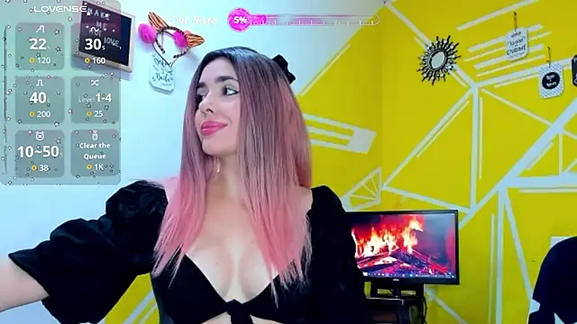 Snapshot of Nikolle_Rouss chatting on February 11, 2026, 11:54 pm Nikolle Rouss online show from February 11, 2026, 11:54 pm