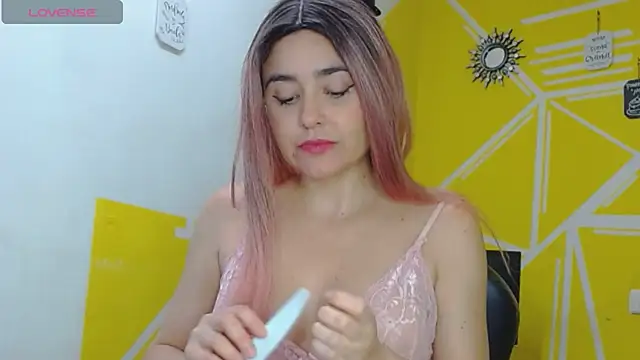 Snapshot of Nikolle_Rouss chatting on March 31, 2026, 5:46 pm Nikolle Rouss online show from March 31, 2026, 5:46 pm