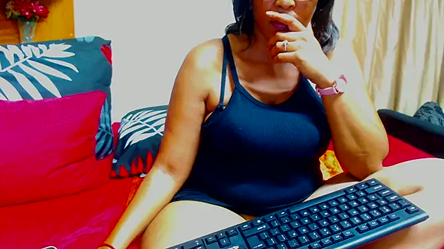 Snapshot of Juicyasss35xx chatting on February 22, 2026, 6:39 pm Juicyasss35xx online show from February 22, 2026, 6:39 pm