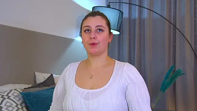 Snapshot of MaryMurray chatting on November 17, 2025, 6:35 pm MaryMurray online show from November 17, 2025, 6:35 pm