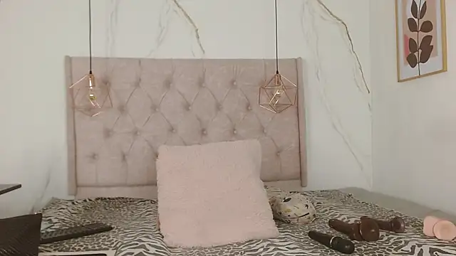 Snapshot of zamira_44 chatting on October 12, 2025, 1:10 pm zamira 44 online show from October 12, 2025, 1:10 pm