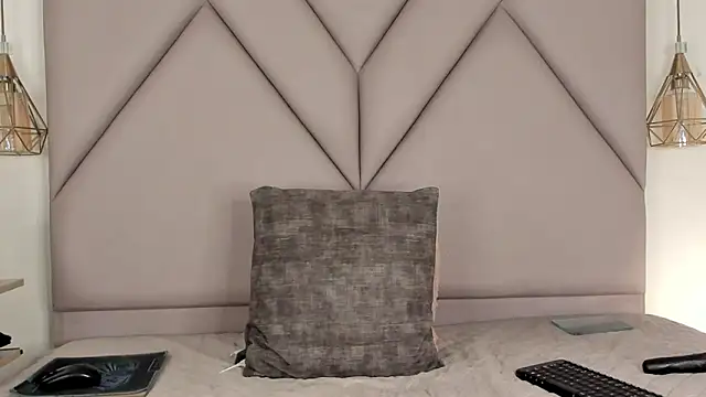 Snapshot of zamira_44 chatting on October 28, 2025, 2:20 pm zamira 44 online show from October 28, 2025, 2:20 pm