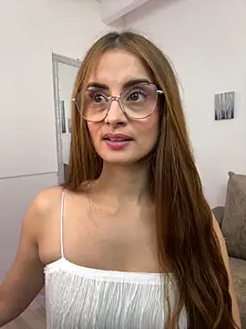 Snapshot of MiaaLoren chatting on January 17, 2026, 5:16 pm MiaaLoren online show from January 17, 2026, 5:16 pm