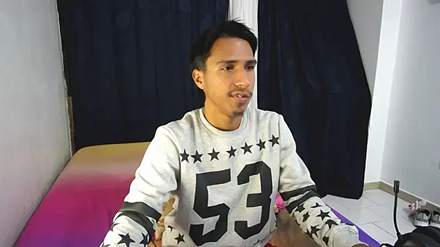 Snapshot of michaelhotbbc chatting on February 1, 2026, 4:11 am michaelhotbbc online show from February 1, 2026, 4:11 am