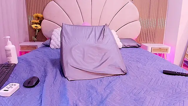 nata luna online show from April 12, 2026, 7:19 pm