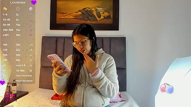 Vahiolet smith online show from February 18, 2026, 3:24 am