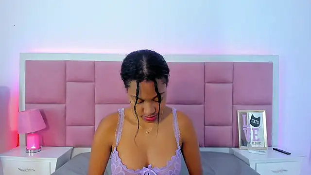 Snapshot of StormiHills chatting on January 13, 2025, 1:28 pm StormiHills online show from January 13, 2025, 1:28 pm