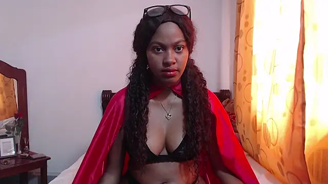 Snapshot of StormiHills chatting on October 31, 2025, 7:37 pm StormiHills online show from October 31, 2025, 7:37 pm