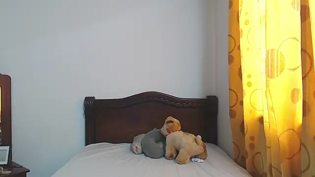 Snapshot of StormiHills chatting on November 16, 2025, 6:24 pm StormiHills online show from November 16, 2025, 6:24 pm