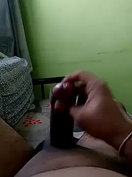 Snapshot of hornycharlie04 chatting on January 25, 2025, 9:04 am hornycharlie04 online show from January 25, 2025, 9:04 am