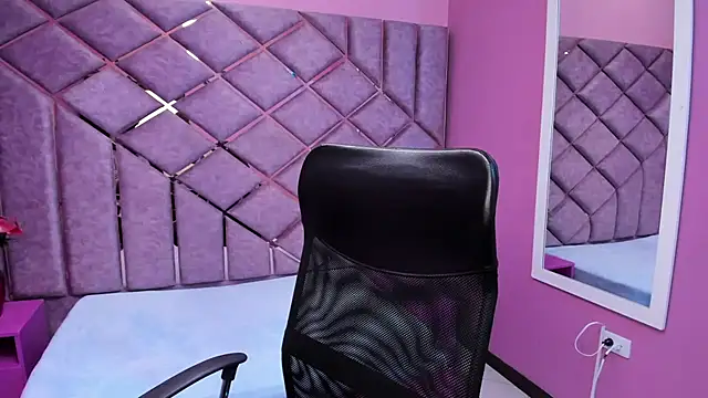 AnnySweett  online show from October 15, 2025, 6:19 pm