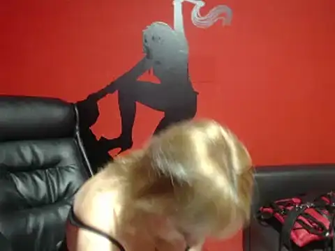 KLOE PIELL online show from February 10, 2025, 8:00 pm