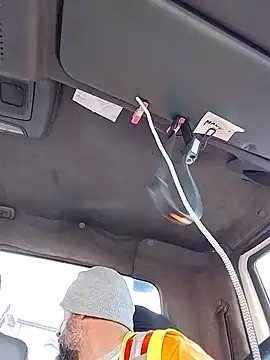 Snapshot of mikeystrong chatting on December 3, 2024, 2:38 pm mikeystrong online show from December 3, 2024, 2:38 pm