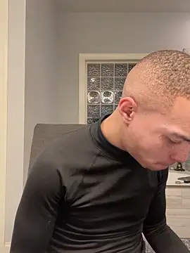 Snapshot of BubbaATL chatting on October 28, 2025, 1:53 am BubbaATL online show from October 28, 2025, 1:53 am