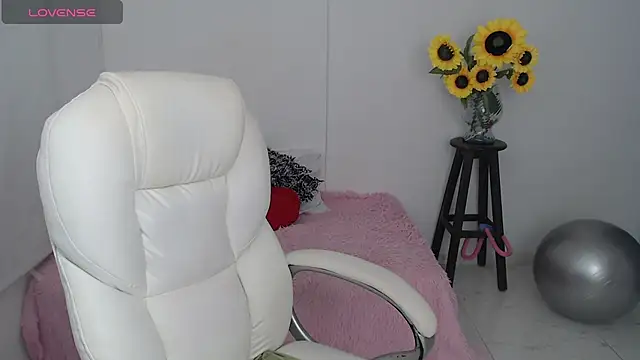 Ghada milf online show from October 6, 2025, 10:51 pm