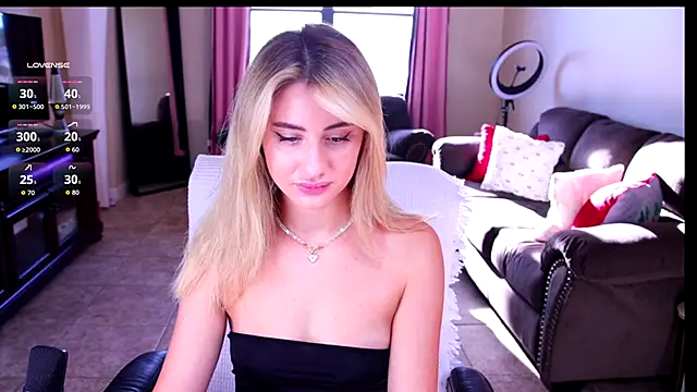 Snapshot of Naughty-Kitty1 chatting on September 23, 2025, 10:02 pm Naughty-Kitty1 online show from September 23, 2025, 10:02 pm