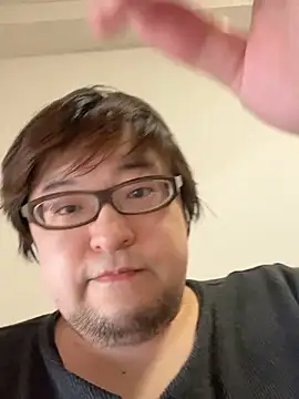 yuuki198912 online show from November 8, 2025, 1:39 am