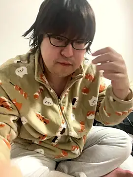 Snapshot of yuuki198912 chatting on December 21, 2025, 6:42 am yuuki198912 online show from December 21, 2025, 6:42 am