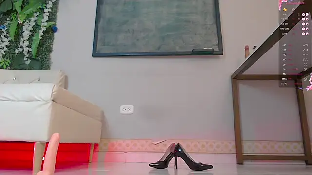 Camilaperson online show from February 13, 2025, 2:23 am