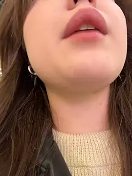 Snapshot of Peachy_Dream chatting on November 12, 2025, 6:08 pm Peachy Dream online show from November 12, 2025, 6:08 pm