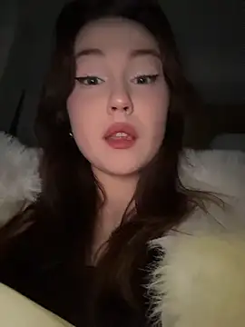 Snapshot of Peachy_Dream chatting on November 24, 2025, 6:18 pm Peachy Dream online show from November 24, 2025, 6:18 pm