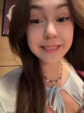 Peachy Dream online show from June 10, 2026, 4:28 pm