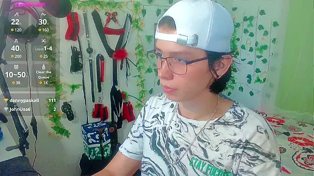 Snapshot of Andy_gray chatting on March 18, 2025, 8:37 pm Andy gray online show from March 18, 2025, 8:37 pm