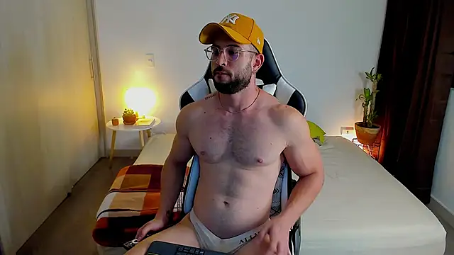 dafboy1 online show from December 16, 2025, 11:32 pm