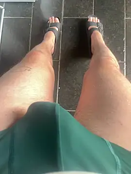 Snapshot of tomlolala chatting on February 8, 2026, 9:02 am tomlolala online show from February 8, 2026, 9:02 am