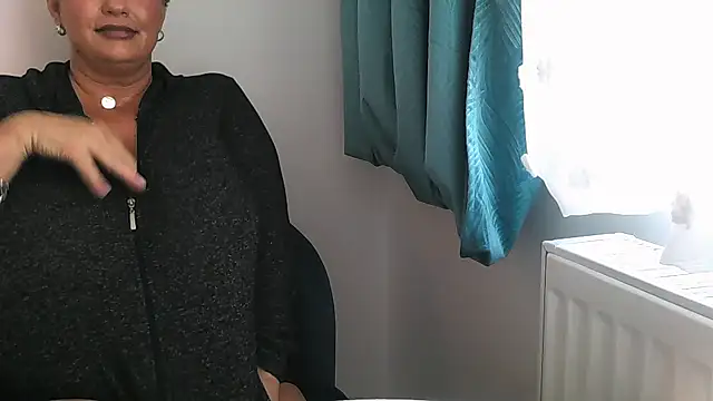 hotsierra4u online show from October 22, 2025, 11:43 am