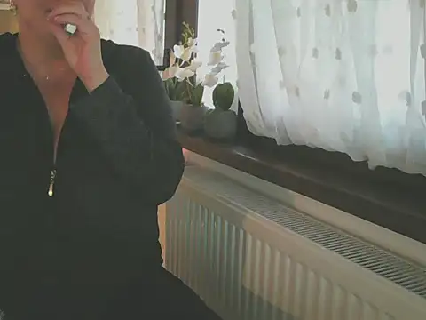 hotsierra4u online show from November 30, 2025, 12:42 pm